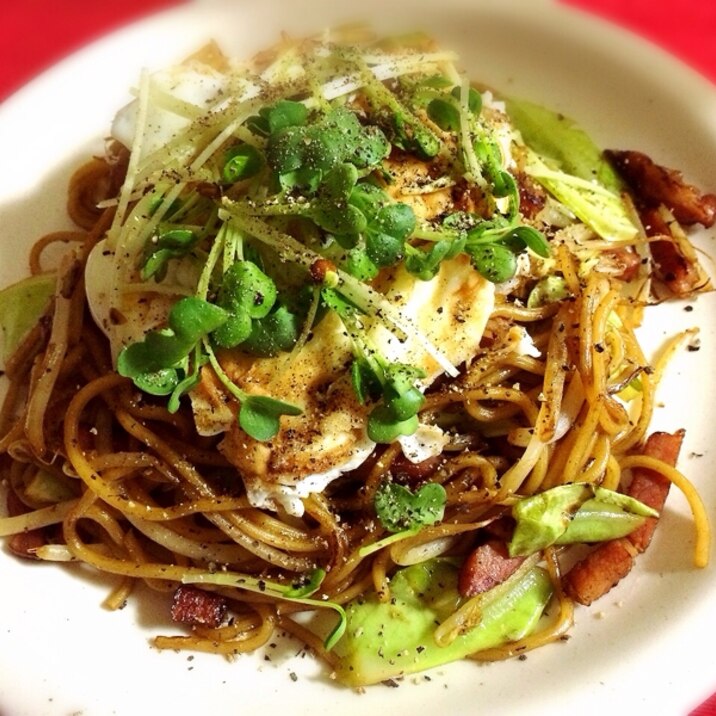 渾身の作品！ソース焼きそば(半熟目玉焼きのせ)